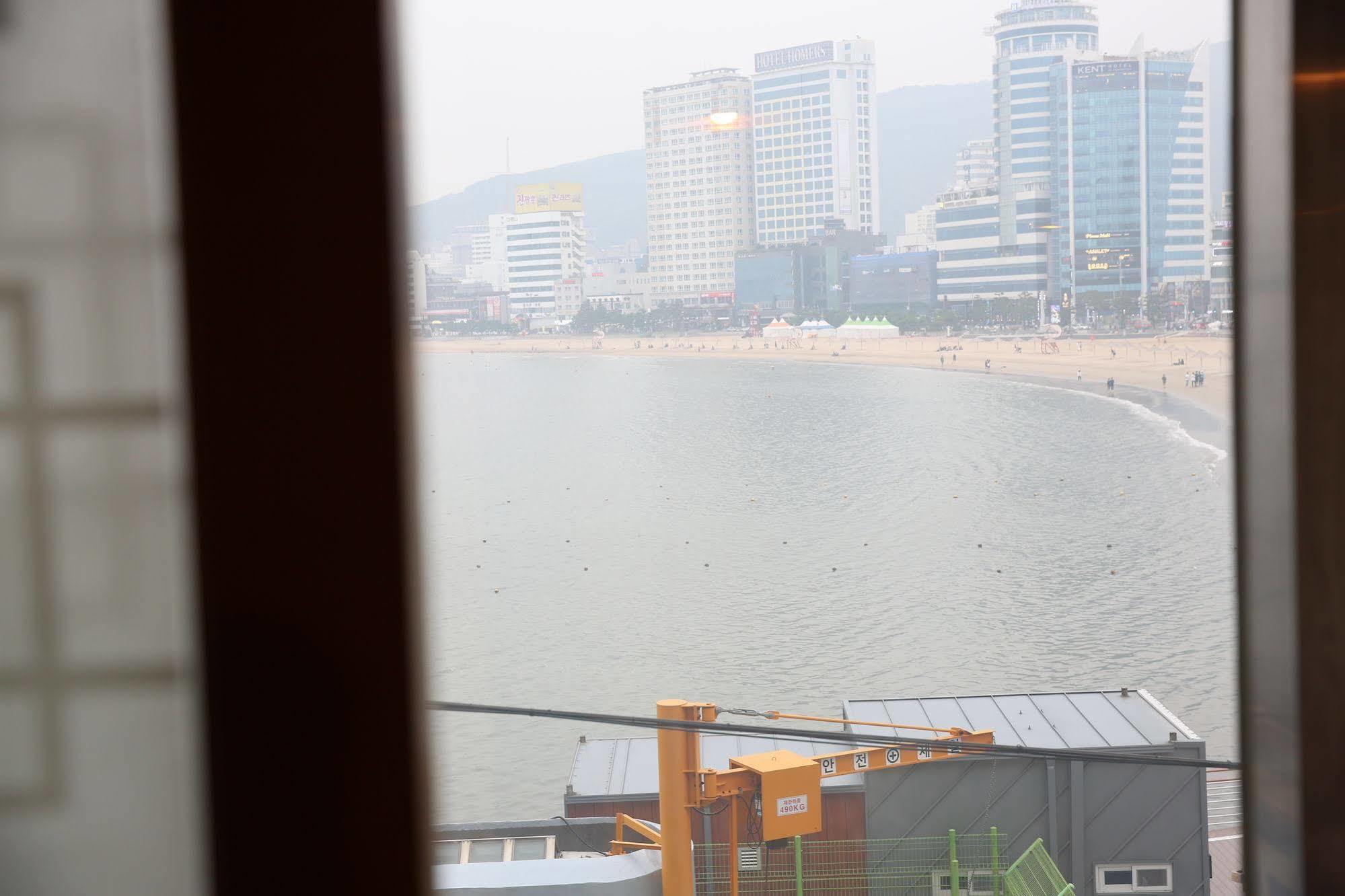 Yes Guesthouse Busan Bagian luar foto